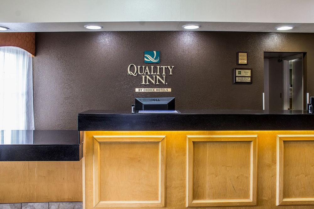 Quality Inn Newton At I-80 Extérieur photo