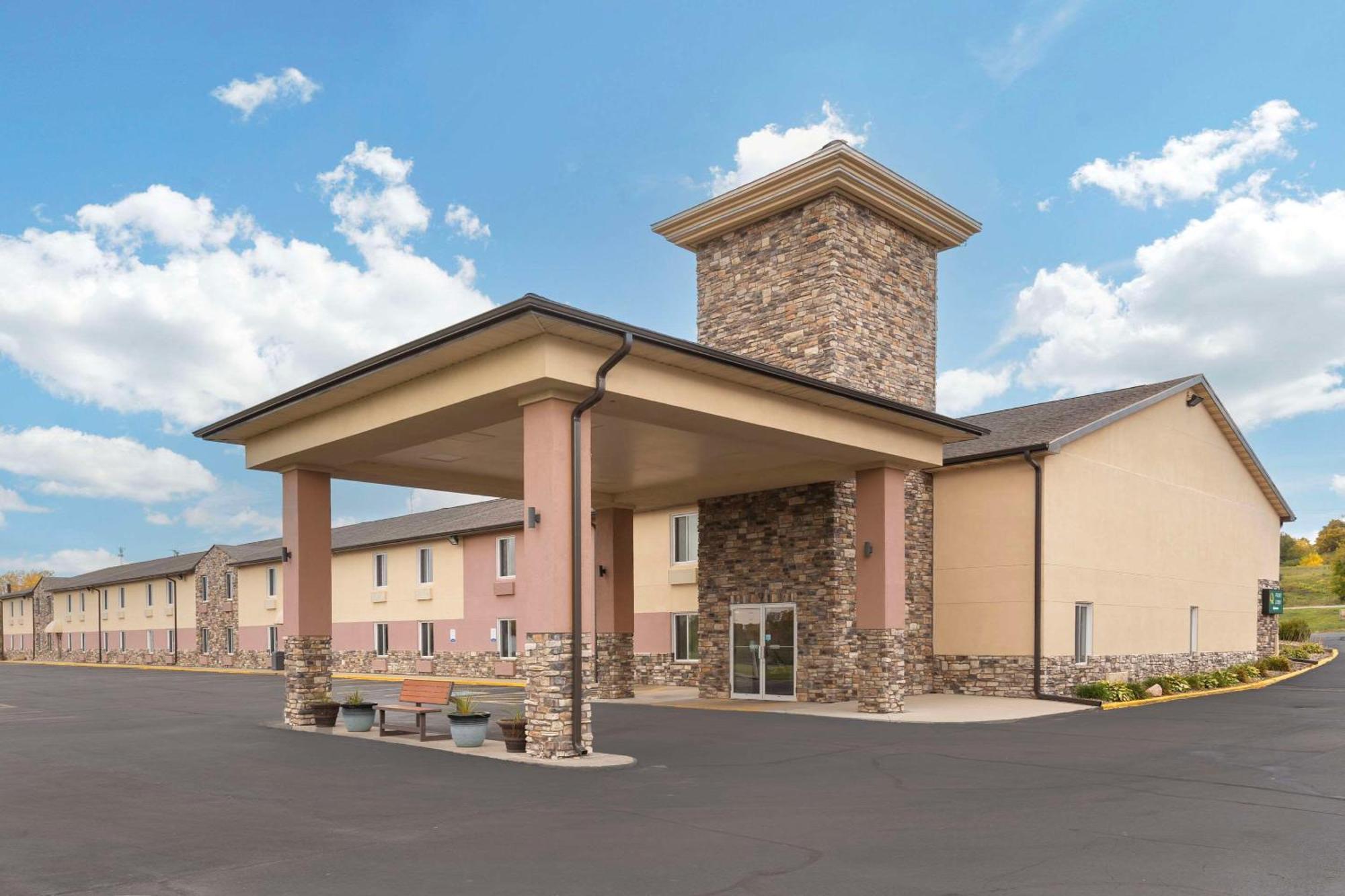 Quality Inn Newton At I-80 Extérieur photo