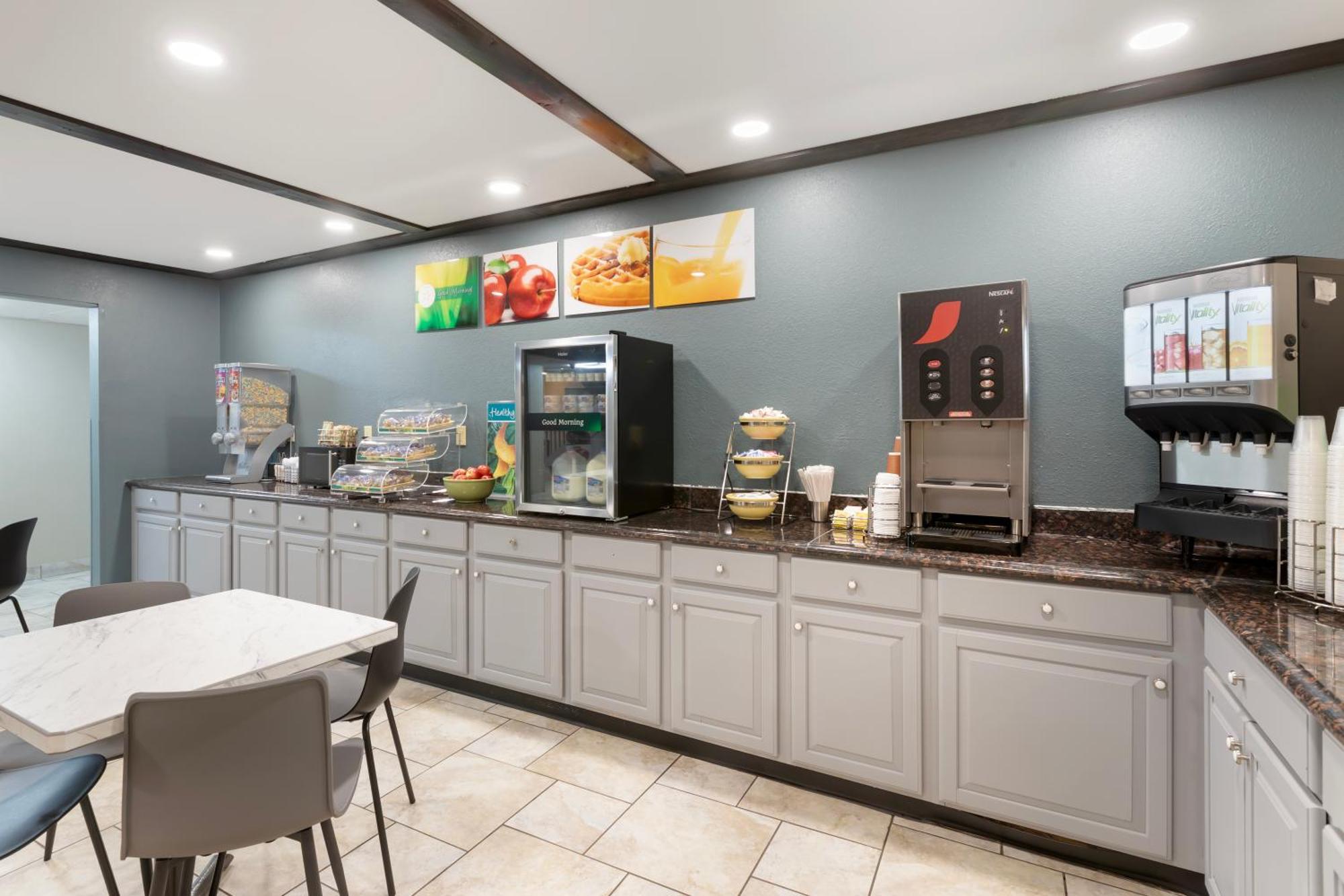 Quality Inn Newton At I-80 Extérieur photo