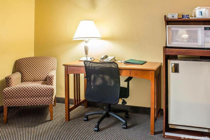 Quality Inn Newton At I-80 Extérieur photo