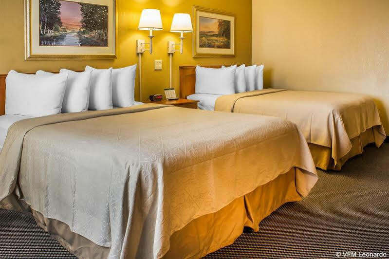 Quality Inn Newton At I-80 Extérieur photo