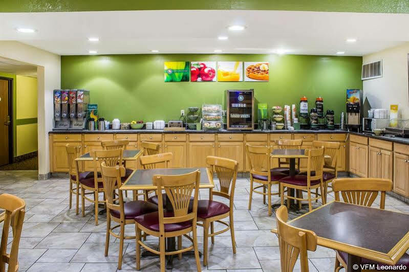 Quality Inn Newton At I-80 Extérieur photo